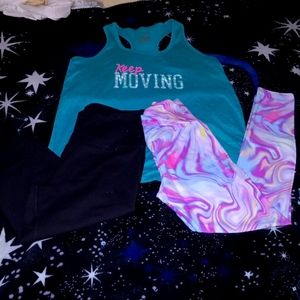 BU N DLE OF TANK AND LEGGINGS